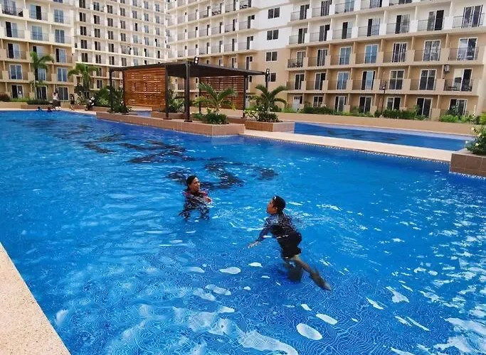 Apartment Affordable W/ Wi-fi, Pool & Shower Heater *