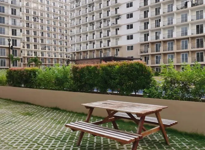 Apartment Affordable W/ Wi-fi, Pool & Shower Heater *
